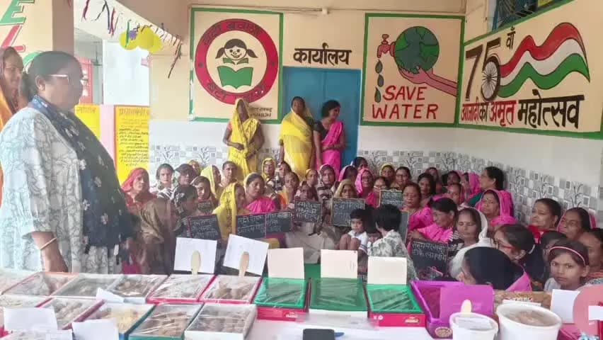बीघापुर: बीघापुर क्षेत्र में आंगन मिलन कार्यक्रम में रेसिपी प्रतियोगिता आयोजित, आंगनवाड़ी कार्यकर्ताओं को मिला सम्मान