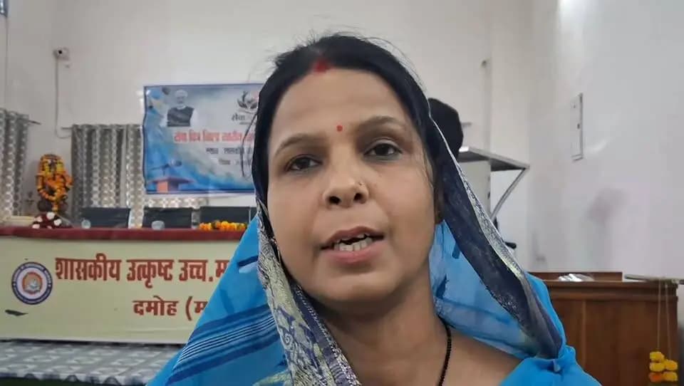 #सेवा_संकल्प_अभियान
===
जनपद अध्यक्ष प्रीति कमल ठाकुर ने कहा कि देश में 17 सितम्बर से 17 अक्टूबर तक 'सेवा संकल्प अभियान' चलाया जा रहा है। इसी कड़ी में आयोजित इस चित्रकला प्रदर्शनी में स्कूली छात्रों ने अपनी अद्भुत प्रतिभा का प्रदर्शन किया है