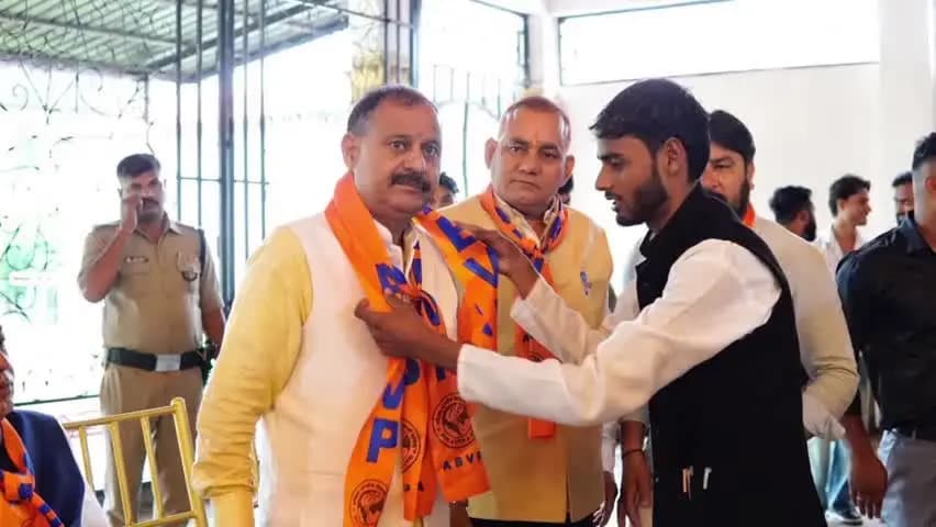 डोईवाला: डोईवाला पीजी कॉलेज में एबीवीपी के नवागंतुक स्वागत समारोह में विधायक बृज भूषण गैरोला शामिल हुए