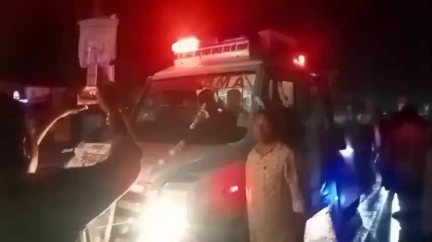 बांसडीह: बांसडीह विधानसभा में पूर्व मंत्री राम गोविंद चौधरी के पार्थिव शरीर पहुंचने पर लोगों ने नम आंखों से दी श्रद्धांजलि