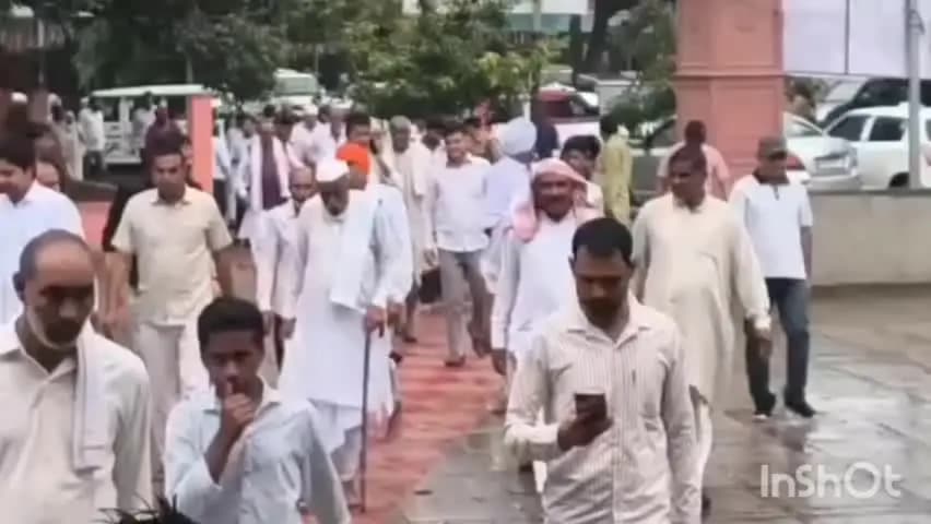 देवबंद: देवबंद में बारिश के बीच मानकी में गणेश-नंदी की मूर्ति स्थापना, मनकेश्वर महादेव मंदिर में श्रद्धालुओं का उमड़ा सैलाब