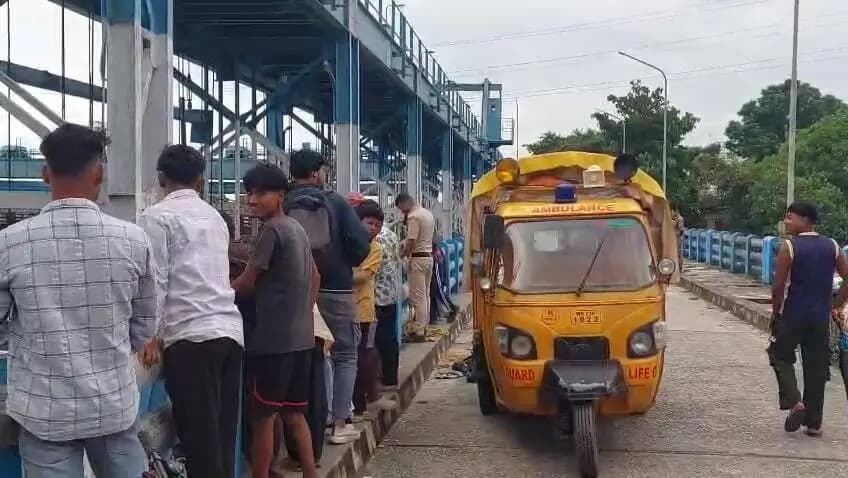 মাটিগাড়া: ফুলবাড়ি মহানন্দা ব্যারেজে অজ্ঞাতপরিচয়ের মৃতদেহ উদ্ধার, তদন্ত শুরু