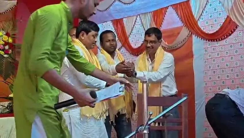 সোনামুখী: হদল নারায়ণপুর হাই স্কুলে ঈশ্বরচন্দ্র বিদ্যাসাগর জন্মদিন উদযাপন, রাজ্য প্রতিমন্ত্রীর বক্তৃতা