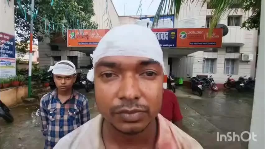 जहानाबाद: रेलवे स्टेशन के सामने फल विक्रेता से 50 हजार की रंगदारी मांगी, विरोध करने पर तीन भाइयों को रोड से किया घायल