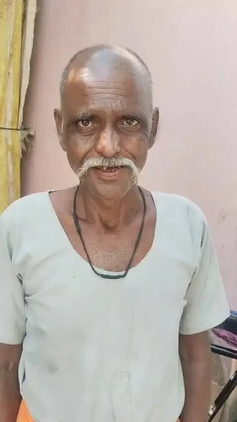 ➡️ सेवा संकल्प अभियान 2026
सरकार की योजनाओं से जीवन में आई खुशहाली! 🏡
ग्राम बापेरा के श्री हिम्मत प्रजापति जी को प्रधानमंत्री आवास योजना के तहत पक्के मकान और पेंशन योजना का लाभ मिला है। इन योजनाओं से उनके जीवन में सकारात्मक बदलाव आया है, और वे सरकार द्वारा दी गई इस मदद से बहुत खुश हैं।
#jansamparkMP #sagar #AshirwadKaDiya #SevaSankalp2026