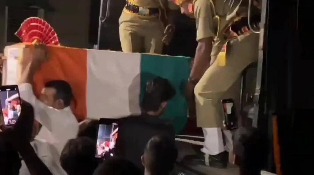বারাবনী: শ্রীনগরে কর্মরত BSF জওয়ান কনস্টেবল মনু সাউ-এর হার্ট অ্যাটাকে মৃত্যু, আসানসোলে শোকের ছায়া