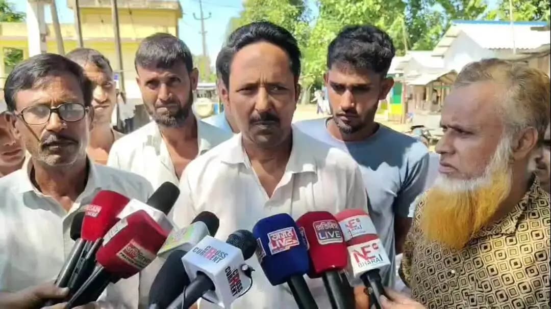 লক্ষীপুৰ: বাতাবাৰী উচ্চতৰ মাধ্যমিক বিদ্যালয়ৰ অধ্যক্ষৰ বিৰুদ্ধে উত্থাপিত অভিযোগক কেন্দ্ৰ কৰি স্থানীয় ৰাইজৰ মন্তব্য