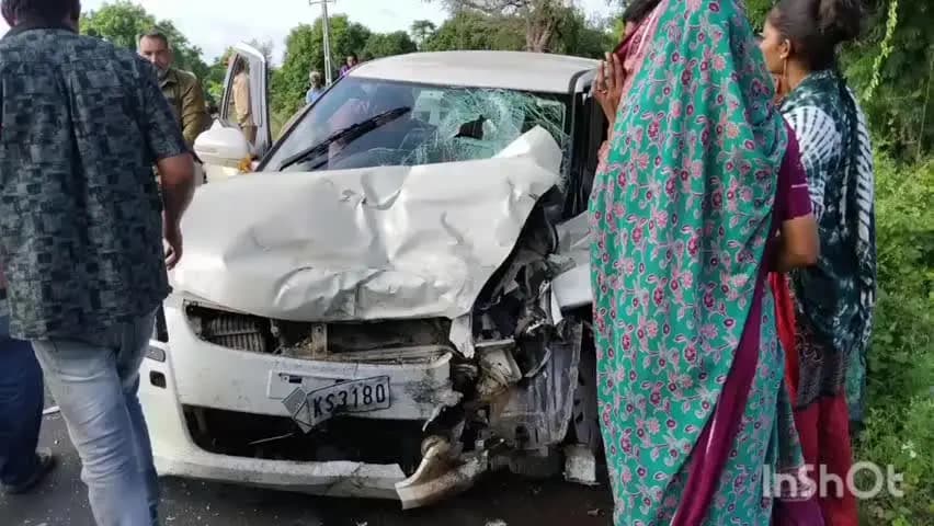 ધારી: ધારી-અમરેલી રોડ પર પરબડી ગામના પાટીયા પાસે ઈકો કાર અને સ્વિફ્ટ કાર વચ્ચે ભયંકર અકસ્માત