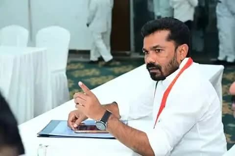 ఖానాపూర్: నిర్మల్ కలెక్టరేట్ వద్ద కాంగ్రెస్ నిరసన: చీఫ్ ఎలక్షన్ కమిషనర్ రాజీనామాకు డిమాండ్