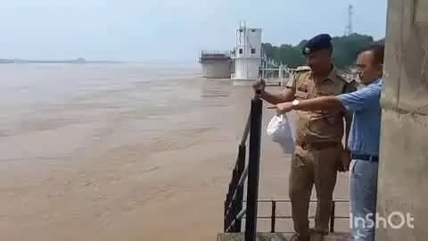 जांजगीर: महानदी के तटीय क्षेत्रों में कलेक्टर-एसपी ने राहत एवं बचाव व्यवस्थाओं का किया निरीक्षण