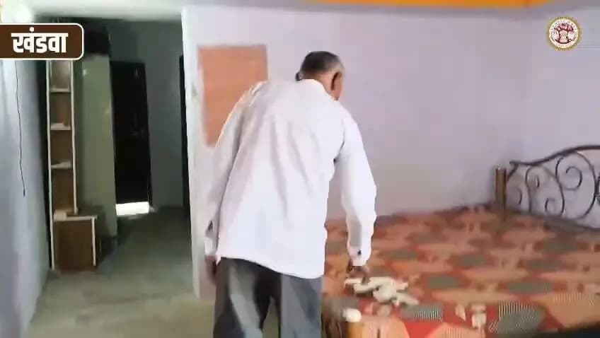 #सफलता_की_कहानी
"प्रधानमंत्री आवास योजना" के तहत आशापुर के नर्मदा प्रसाद को मिला पक्का आशियाना
---
Jansampark Madhya Pradesh
General Administration Department, MP
Panchayat, Rural Development and Social Welfare Department of Madhya Pradesh
#SevaSankalpAbhiyan
#सेवा_संकल्प_अभियान
#sucessstory
#khandwa