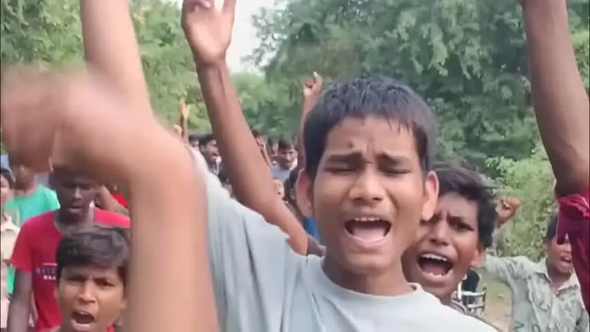 केसठ: रामपुर के आवासीय विद्यालय के छात्र अनियमितता पर 40 किमी पैदल चलकर डीएम से मिलने निकले