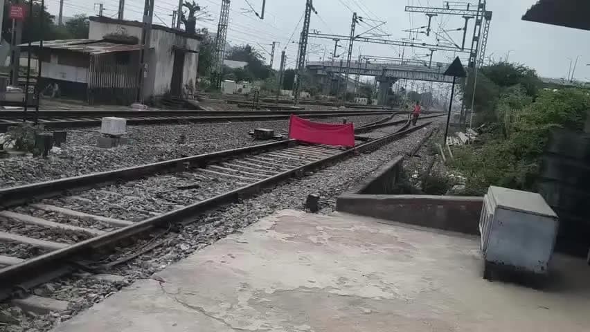 आबू रोड: आबूरोड रेलवे स्टेशन पर ट्रैक आधुनिकीकरण का कार्य शुरू, प्लेटफॉर्म नंबर-1 बंद, काम करीब डेढ़ महीने चलेगा