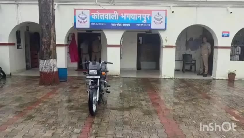 भगवानपुर: सिकंदरपुर में पेट्रोल पंप पर तेल डलवाने के बाद लूट को अंजाम देने वाले 2 बदमाशों को पुलिस ने किया गिरफ्तार
