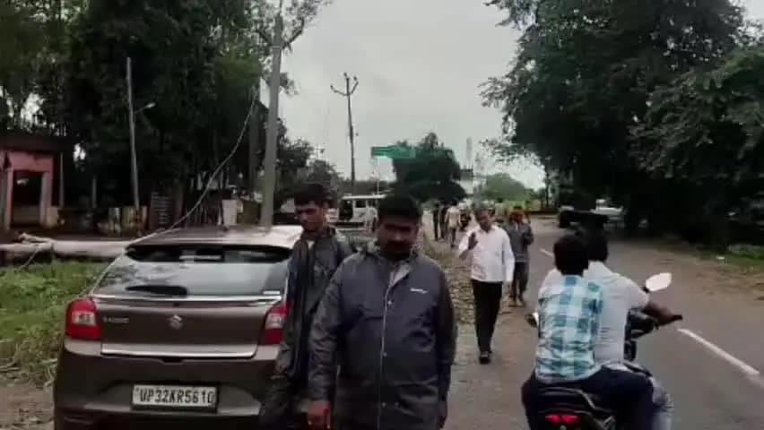 लहरपुर: लहरपुर में 48 घंटे से बिजली गुल, बिजली बहाली के लिए विभाग युद्धस्तर पर जुटा, करीब 500 पोल टूटे