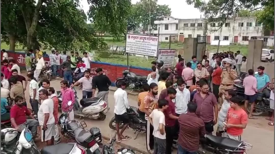 सदर: अयोध्या में मूर्तिकार लाखों रुपये एडवांस लेकर फरार, 125 दुर्गा प्रतिमाओं का काम अधूरा, लोग परेशान