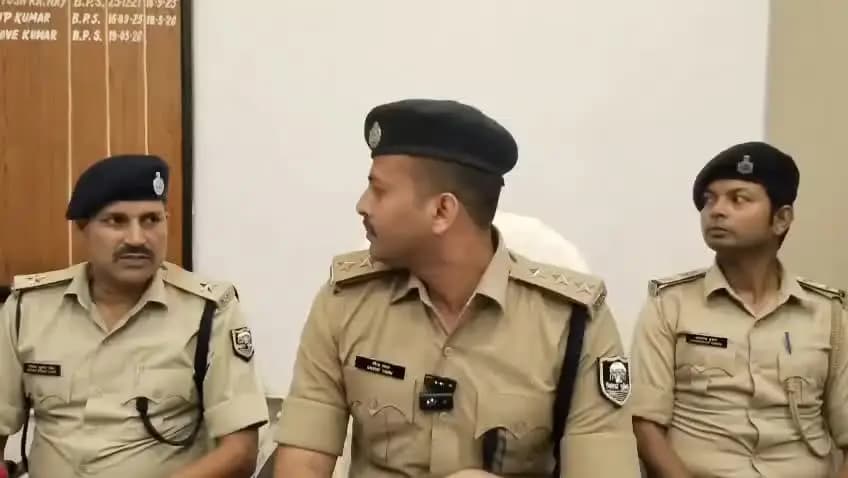 सासाराम: फर्जी पुलिस बनाकर लूट की योजना बनाने वाले गिरोह के सदस्यों को पुलिस ने गिरफ्तार किया, सीडीपीओ 1 ने दी जानकारी