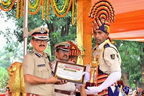 ଝାରସୁଗୁଡା: ଝାରସୁଗୁଡ଼ା OSAP ଦ୍ୱିତୀୟ ବାଟାଲିୟନରେ ନବନିଯୁକ୍ତ ଆରକ୍ଷୀଙ୍କ ଦୀକ୍ଷାନ୍ତ ସମାରୋହ