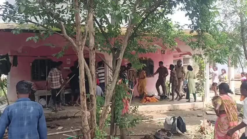 बालाघाट: रट्टा में सरपंच-ग्रामीणों से मारपीट के बाद दो पक्षों में लाठी-डंडे चले, तोड़फोड़; 10-12 घायल
