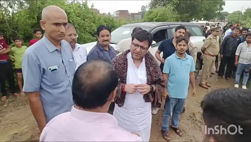 हरदोई: जलभराव पर नितिन अग्रवाल ने सख्ती दिखाई, अवैध रूप से बनी पुलिया को हटाने के दिए दो घंटे में निर्देश
