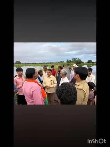 बांगरमऊ: विधायक श्रीकांत कटियार ने गांव में भारी बरसात और कल्याणी नदी के पानी से आई बाढ़ का निरीक्षण कर दिए निर्देश