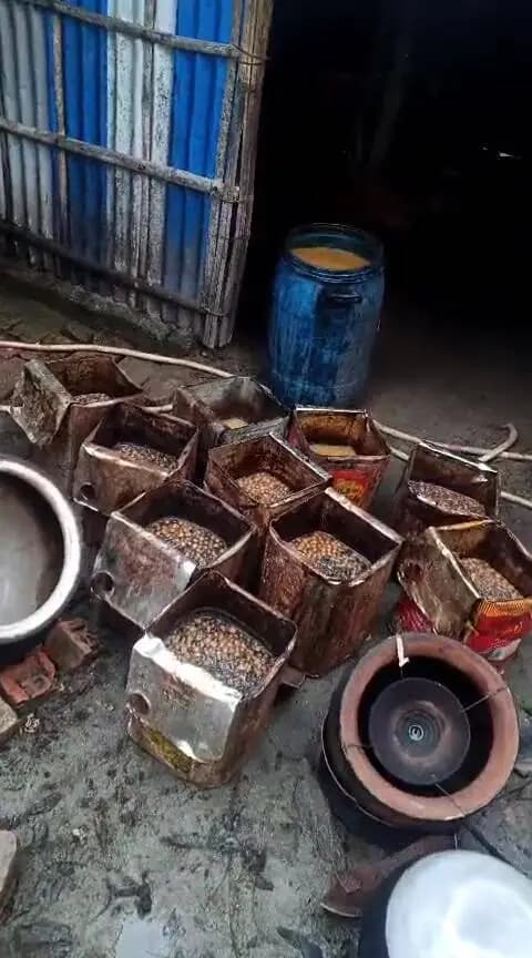 समेली: पोठिया में पुलिस ने 85 लीटर देसी चुलाई शराब जब्त की, 500 लीटर कच्चा शराब नष्ट