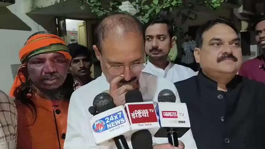 बीकेटी विधायक योगेश शुक्ला पहुंचे इटौंजा पावर हाउस जताई नाराजगी बिजली सप्लाई करने के लिए निर्देश, जनता बहुत ही परेशान