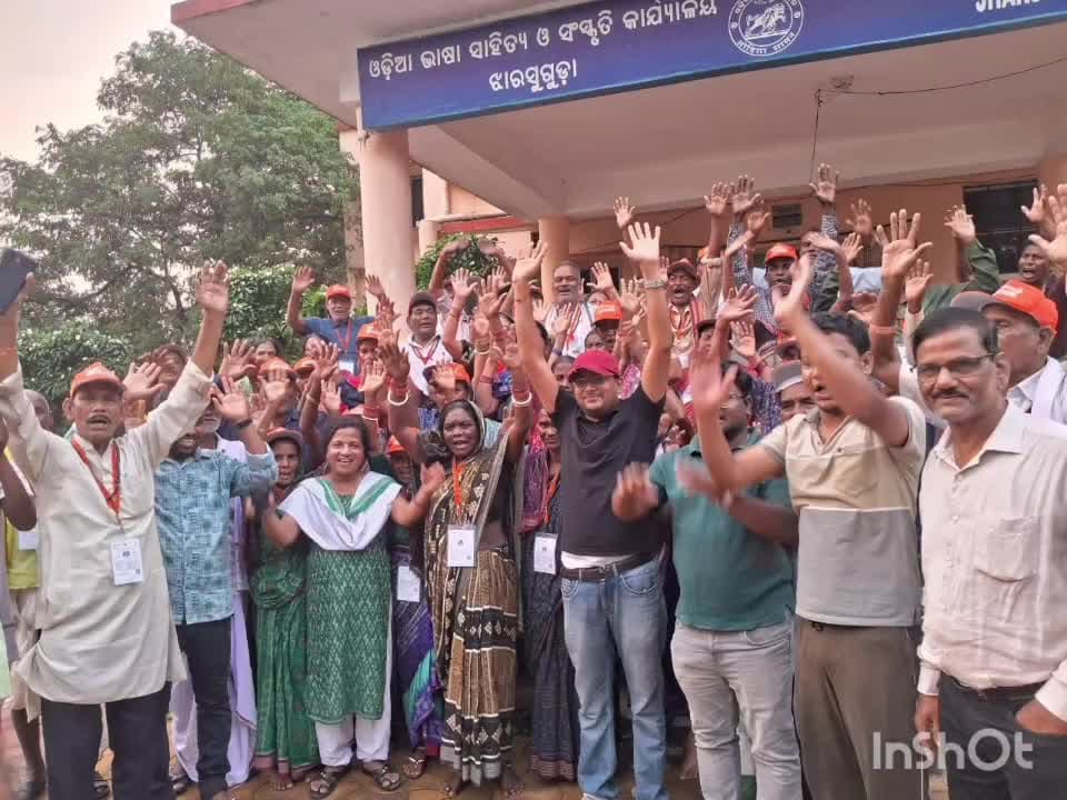 ଝାରସୁଗୁଡା: *ଅଯୋଧ୍ୟା ଓ ବାରାଣସୀ ତୀର୍ଥଯାତ୍ରା ସାରି ଝାରସୁଗୁଡ଼ା ଫେରିଲେ ୫୦ ଜଣ ବରିଷ୍ଠ ନାଗରିକ*