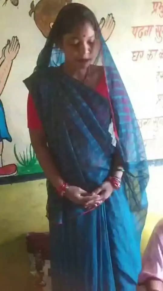 टीकमगढ़ जिले की निवासी श्रीमती बसंती चढ़ार को प्रधानमंत्री मातृ वंदना योजना के तहत प्रथम डिलीवरी पर 5,000 रूपये तथा लाड़ली बहना योजना अंतर्गत प्रतिमाह सहयता राशि प्राप्त हुई है। श्रीमती बसंती ने जनकल्याणकारी योजना के लिए प्रधानमंत्री श्री नरेंद्र मोदी जी तथा मुख्यमंत्री डाॅ. मोहन यादव जी का सहृदय धन्यवाद व्यक्त किया।
#SevaSankalpAbhiyan
#सेवा_संकल्प_अभियान
#PradhanMantriMatruVandnaYojana
#PMMVY
#JansamparkMP
#Jansamparktikamgarh
#tikamgarh
