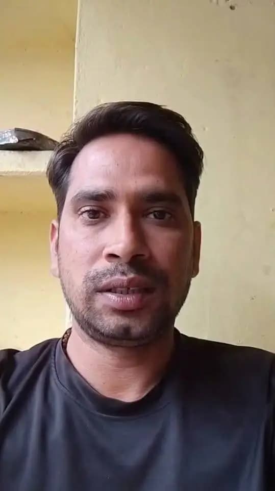 ग्राम देवरदा तहसील बल्देवगढ़ के रहने वाले किसान श्री महेंद्र सिंह घोष #प्रधानमंत्री_किसान_सम्मान_निधि योजना से मिलने वाली आर्थिक सहायता के कारण समय पर खेती के काम निपटा पा रहे हैं। श्री घोष इस सहयोग के लिए माननीय प्रधानमंत्री जी का धन्यवाद व्यक्त करते हैं।
#SevaSankalpAbhiyan
#सेवा_संकल्प_अभियान
#JansamparkMP
#Jansamparktikamgarh
#tikamgarh
#PMKisanSammanNidhi