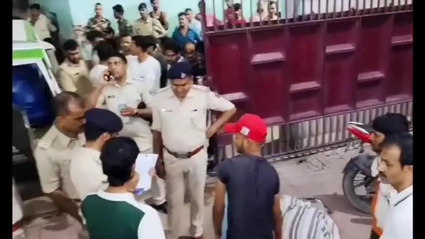 बक्सर: ऑपरेशन के बाद शिक्षक की मौत, नेहा नर्सिंग होम में हंगामा, परिजनों ने डॉक्टर पर लापरवाही का आरोप