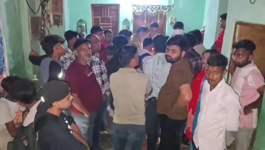 खुर्जा: खुर्जा में जुनैदपुर उर्फ इजू मौजपुर में शादी समारोह के दौरान छत ढही, आधा दर्जन से अधिक घायल