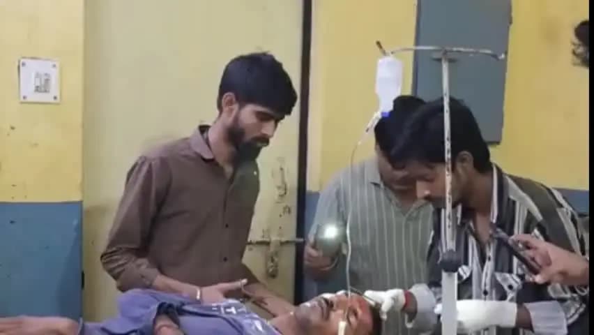दुधि: दुद्धी में समोसा विक्रेता ट्रेन इंजन की चपेट में आया, रेलवे स्टेशन के पास हुआ हादसा, युवक की हालत गंभीर