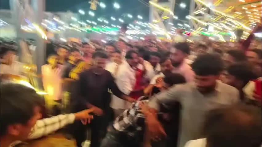 मऊरानीपुर: मऊरानीपुर जलविहार मेले में युवक से मारपीट और बाइक में तोड़फोड़ का आरोप, वीडियो हुआ वायरल