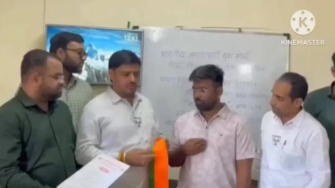 हवेली: पिंपरी-चिंचवडमध्ये युवा मोर्चात असंख्य युवकांचा जाहीर प्रवेश, दिनेश यादव यांच्या नेतृत्वाखाली युवकांचा वाढता सहभाग