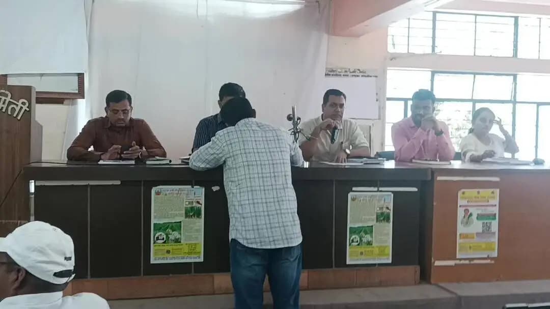 सातारा: सातारा तालुक्यातील शेतीचे पंचनामे करण्याचे प्रांताधिकार्यांचे बैठकीत आदेश