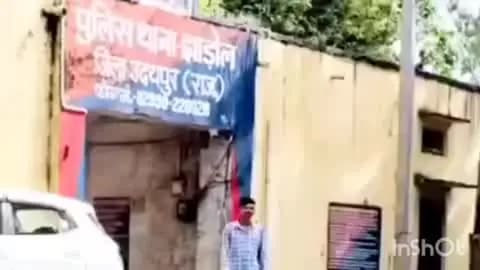 झाडोल: झाडोल थाने के बाहर रील बनाकर सोशल मीडिया पर वायरल करने पर युवक को पुलिस ने किया गिरफ्तार