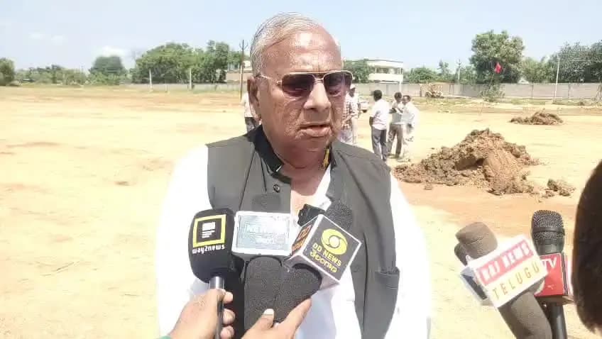 సిరిసిల్ల: సర్ తో లక్షల ఓట్లు తొలగించారు:రాష్ట్ర ప్రభుత్వ సలహాదారు విహెచ్ హనుమంతరావు