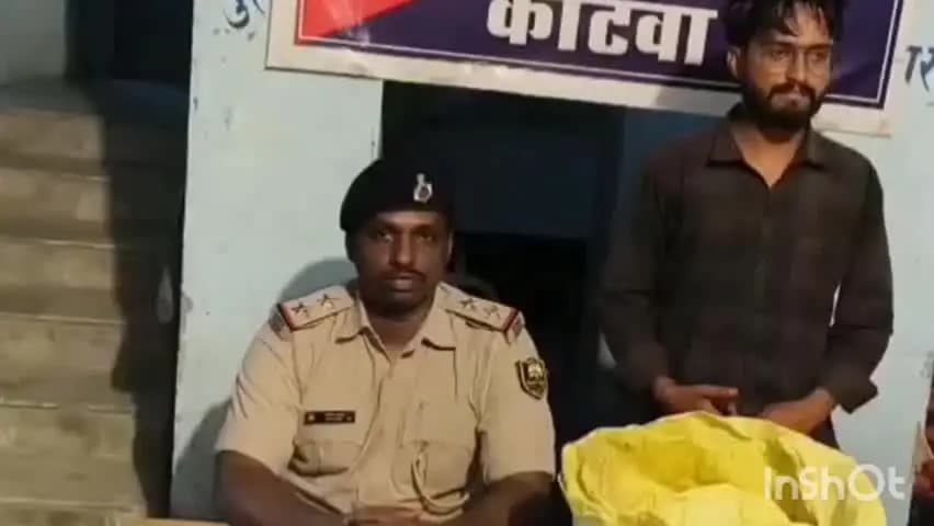कोटवा: कोटवा पुलिस ने बंगरा पेट्रोल पंप के ओएस से एक ट्रक से 1.5 किलो और एक व्यक्ति के घर से 4 किलो 800 ग्राम डोडा बरामद किया