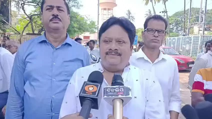 କେନ୍ଦ୍ରାପଡା: ଜିଲ୍ଲାପାଳ ଅଫିସ ଆଗରେ କଂଗ୍ରେସର ବିକ୍ଷୋଭ କାର୍ଯ୍ୟକ୍ରମରେ ଯୋଗଦେଲେ ପ୍ରଦେଶ କଂଗ୍ରେସ କମିଟିର ସାଧାରଣ ସମ୍ପାଦକ ରତିକାନ୍ତ କାନୁନଗୋ