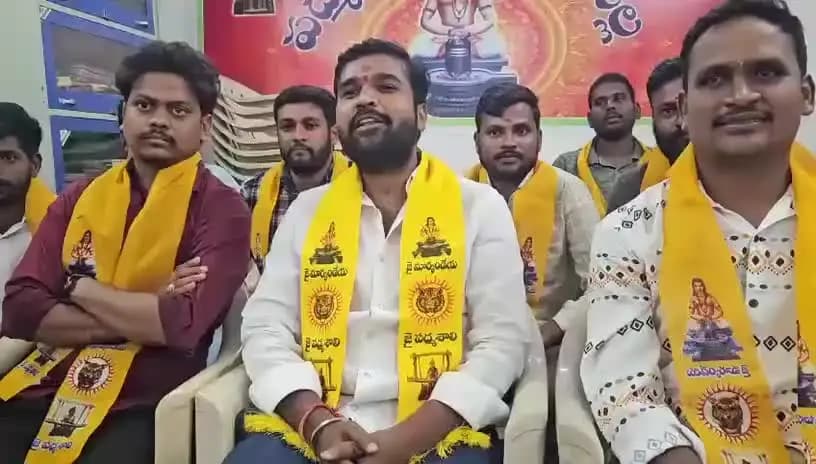 సిరిసిల్ల: తెలంగాణ పవర్లూమ్ అండ్ టెక్స్టైల్ డెవలప్మెంట్ కార్పొరేషన్ పదవి సిరిసిల్ల పద్మశాలీలకే ఇవ్వాలి:సబ్బని హరీష్