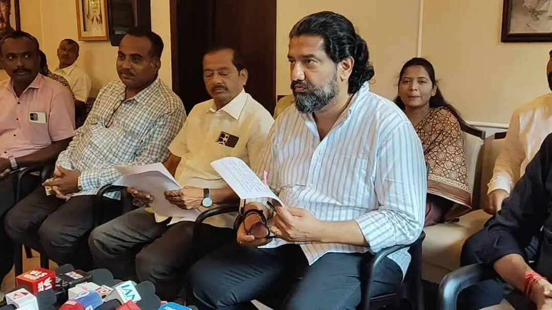 सातारा: ‘संविधान हातात घेऊन घटनात्मक संस्थांवरच संशय; काँग्रेसचा दुटप्पीपणा जनतेसमोर उघडा’ — सा. बांधकाम मंत्री शिवेंद्रसिंहराजे