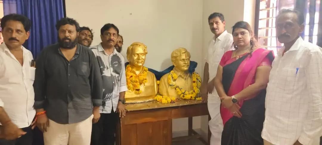 నిడదవోలు: వంగవీటి రంగా విగ్రహాల తొలగింపుతో ఉండ్రాజవరంలో ఉద్రిక్తత, 144 సెక్షన్ అమలు