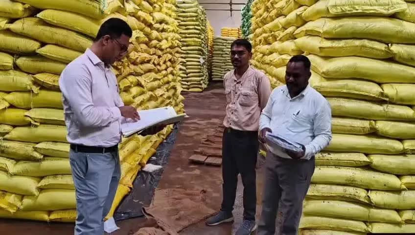 निवास: निवास में उपसंचालक कृषि ने सोसाइटी एवं मार्कफेड केंद्र का किया औचक निरीक्षण