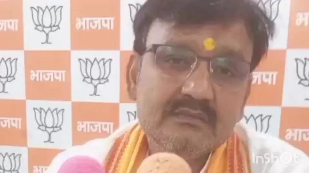बलिया: भाजपा जिलाध्यक्ष ने कांग्रेस पर किया तीखा हमला, कहा- भाजपा 2027 में फिर से बना रही बहुमत की सरकार