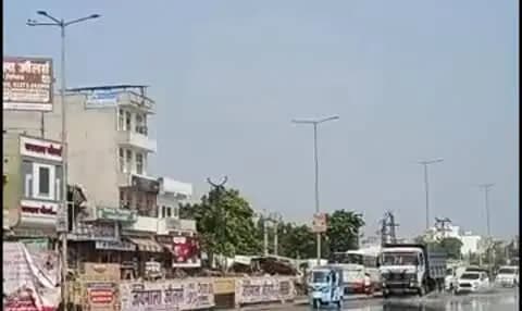 सीकर: सीकर में तेज बारिश के बाद कई इलाकों में जलभराव, आवागमन प्रभावित