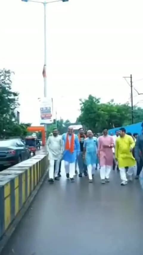 सेवा संकल्प अभियान के तहत प्लास्टिक मुक्त भारत की ओर बढ़ते कदम
सेवा संकल्प अभियान के अंतर्गत दुर्ग शहर के इंदिरा मार्केट में प्लास्टिक के उपयोग को कम करने और पर्यावरण संरक्षण के प्रति जनजागरूकता बढ़ाने के उद्देश्य से आम नागरिकों एवं दुकानदारों को जूट एवं कपड़े के थैलों का वितरण किया गया।
इस पहल के माध्यम से लोगों को सिंगल यूज प्लास्टिक का उपयोग छोड़कर पर्यावरण हितैषी विकल्प अपनाने के लिए प्रेरित किया गया। स्वच्छ और स्वस्थ पर्यावरण के निर्माण में जनभागीदारी ही सबसे बड़ी ताकत है।
आइए, संकल्प लें—प्लास्टिक को कहें ना, पर्यावरण को कहें हाँ। 🌱
#सेवा_संकल्प_अभियान #प्लास्टिक_मुक्त_भारत #सेवा_मेरा_योगदान #sewasankalpabhiyan #स्वच्छता_ही_सेवा2026