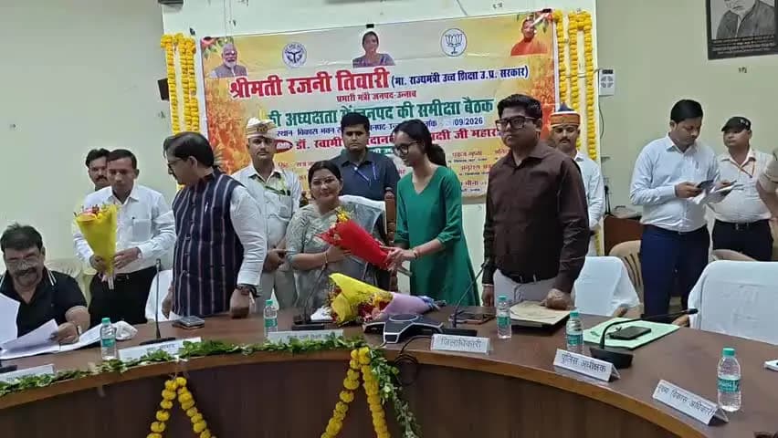उन्नाव: मायावती ने कहा- EVM से चुनाव न हो, बैलेट पेपर से चुनाव हो, राज्यमंत्री रजनी तिवारी ने किया पलटवार