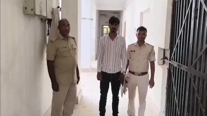 कुदरा: नाथूपुर के समीप महिला से छिनतई मामले में पुलिस ने अभियुक्त को गिरफ्तार कर न्यायिक हिरासत में भेजा