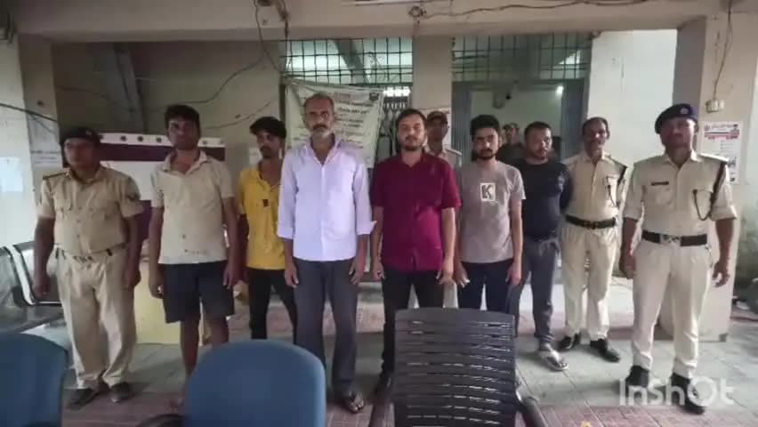 मोतिहारी: मोतिहारी नगर थाना पुलिस ने हत्या के प्रयास के मामले में 1 और शराब सेवन के मामले में 5 अभियुक्तों को किया गिरफ्तार
